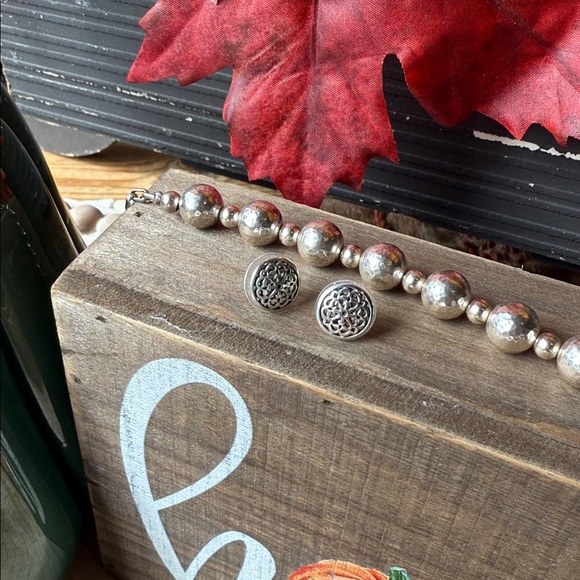 Brighton Ferrara Fleur De Lis Short Necklace and Stud Earrings Set - Picture 5 of 11